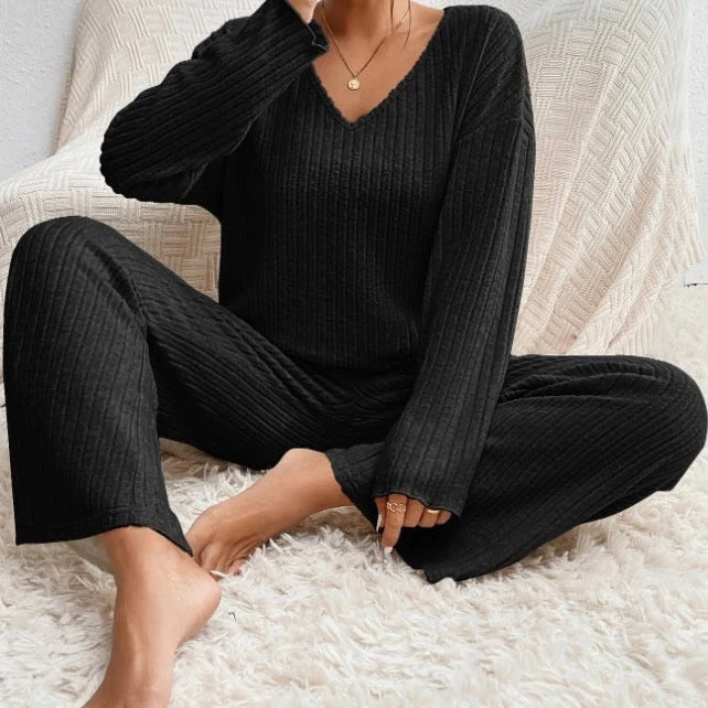 Ensemble en maille Kathy pour femme – Tenue d'intérieur confortable avec pull à col en V et pantalon doux - Image 4