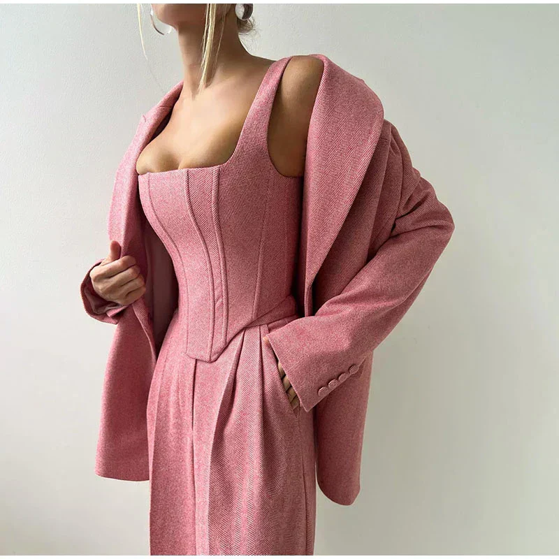 Sophie – Ensemble Femme Trois Pièces : Blazer Élégant, Corset Structuré & Pantalon Taille Haute pour un Look Business Chic - Image 8